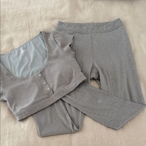 ALO Yoga Women's Gray Ribbed workout Set M